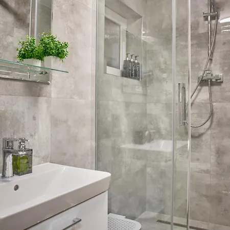 Sun & Moon * Πράγα